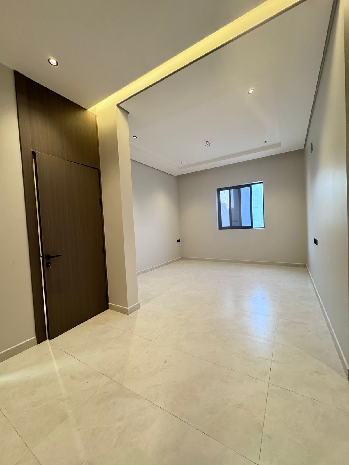 🏠 **For Rent: Two Apartments in a Duplex System (Townhouse)** 